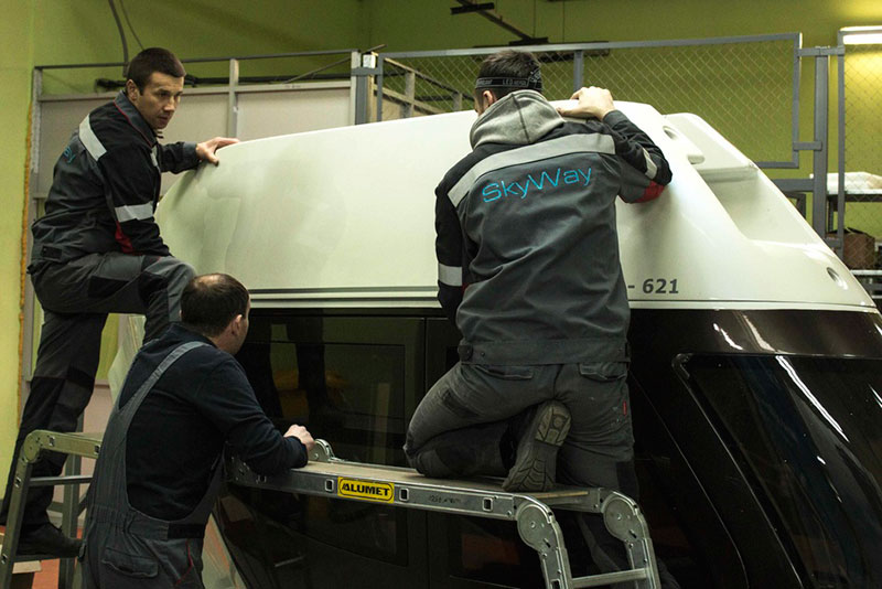 ЭкоТехноПарк SkyWay - Инженеры проводят калибровку транспортного средства, используя ранее полученные данные