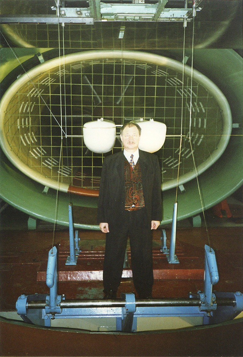 Подготовка и продувка в аэродинамической трубе двойного модуля СТЮ масштаба 1:5