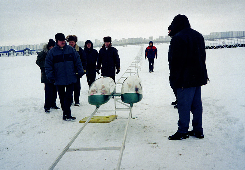 На Тушинском аэродроме в Москве прошло первое испытание действующих трассы и двойного модуля СТЮ масштаба 1:5, продувка которого в аэродинамической трубе состоялась в октябре
