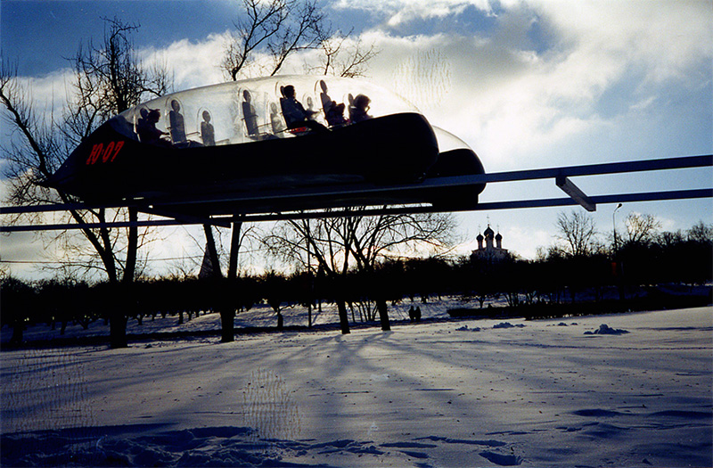 На территории московского музея-заповедника Коломенское прошла презентация действующей модели струнного транспорта Юницкого масштаба 1:5 российским государственным деятелям