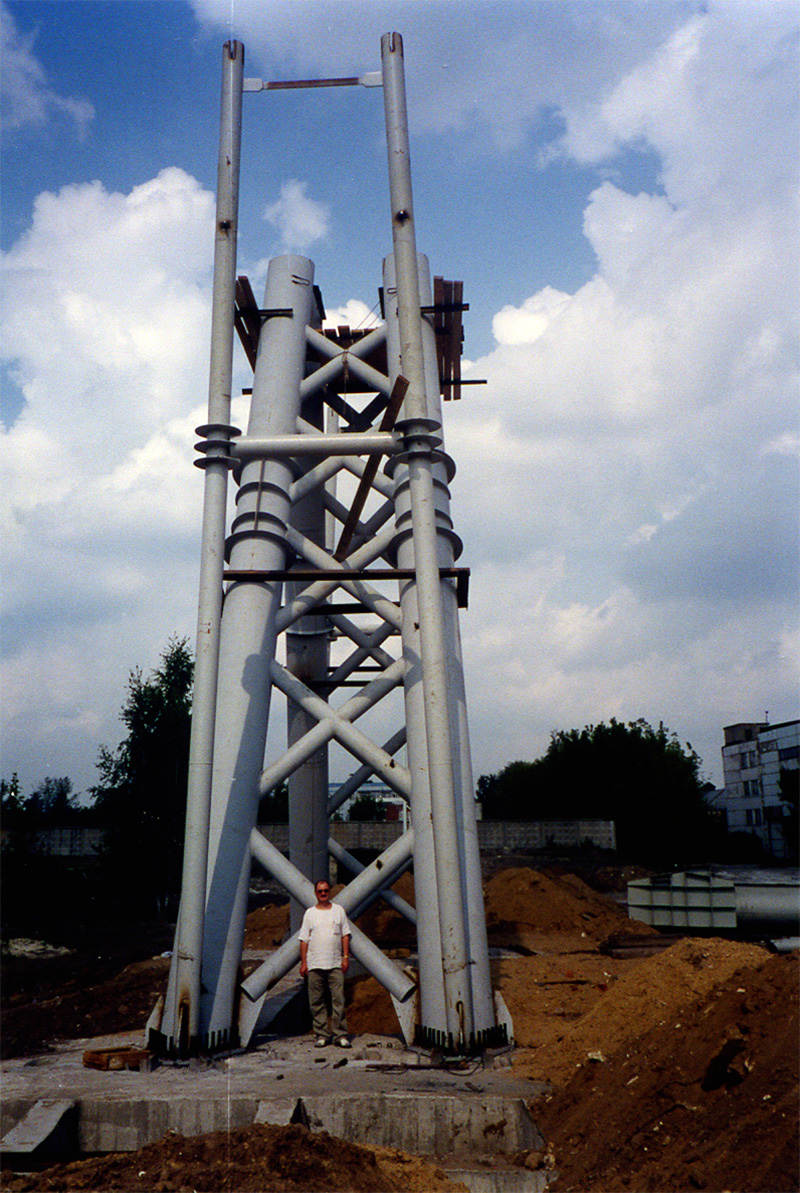 На испытательном полигоне СТЮ под руководством генерального конструктора Юницкого А.Э. приступили к возведению анкерных опор стенда Путевая структура