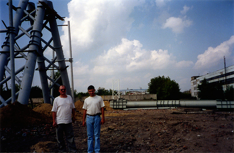 На испытательном полигоне СТЮ под руководством генерального конструктора Юницкого А.Э. приступили к возведению анкерных опор стенда Путевая структура