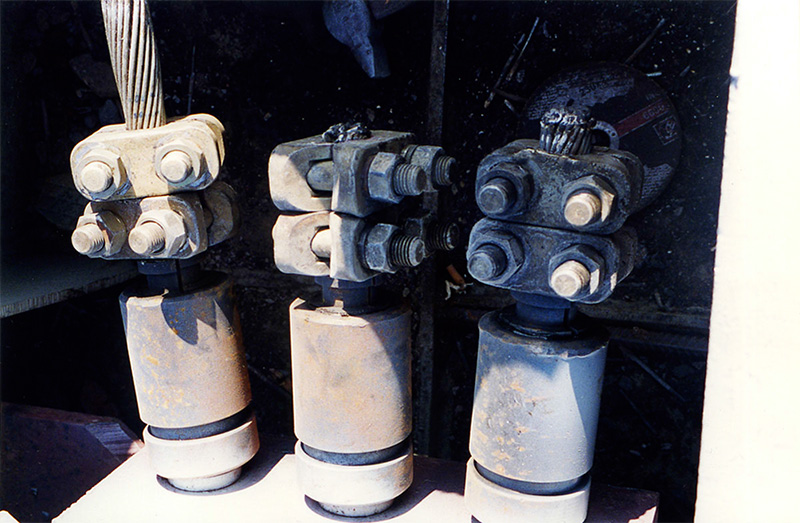 На строящемся стенде Путевая структура осуществлено натяжение струн с последующим монтажом струнного рельса