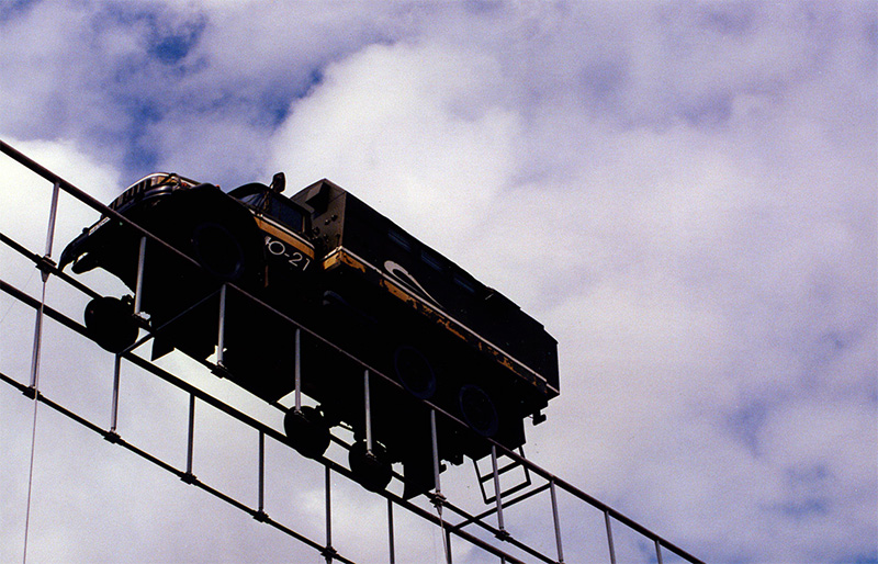 Председатель Федерального агентства по строительству и жилищно-коммунальному хозяйству (Госстроя России) Николай Павлович Кошман посетил испытательный полигон СТЮ и провёл содержательную беседу с генеральным конструктором Анатолием Юницким о перспективах развития струнного транспорта в России