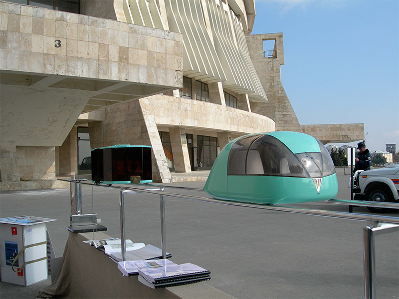 Анатолий Юницкий - Действующая модель СТЮ на выставке - Год России в Азербайджане 2006