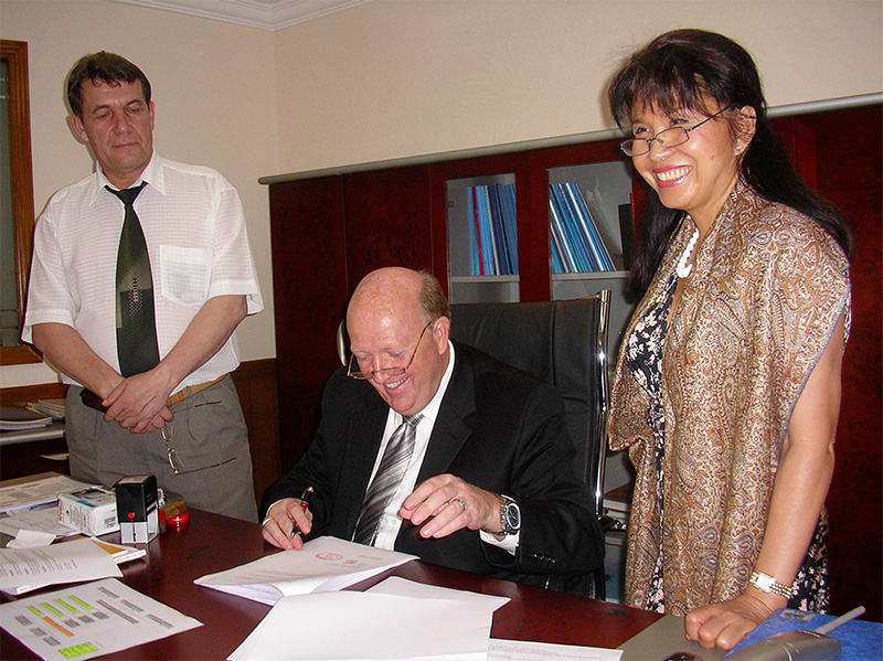 Анатолий Юницкий - Подписание договора о сотрудничестве с компаниями-партнерами из Гонконга и ОАЭ