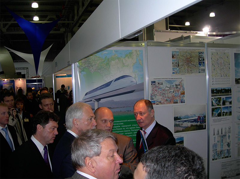 Председатель Государственный Думы РФ Грызлов Б.В. посетил стенд ООО Струнный транспорт Юницкого на международной выставке InnotechExpo-2009