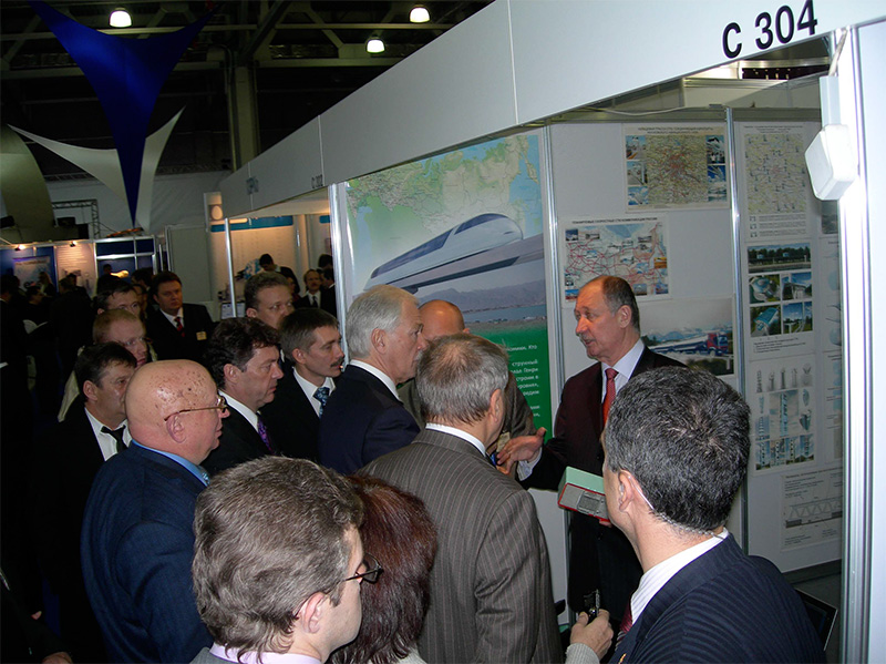 Председатель Государственный Думы РФ Грызлов Б.В. посетил стенд ООО Струнный транспорт Юницкого на международной выставке InnotechExpo-2009