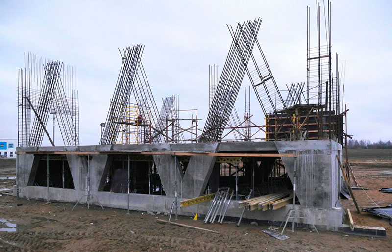 ЭкоТехноПарк SkyWay - армирование несущих стен и диафрагм второго этажа первой анкерной опоры