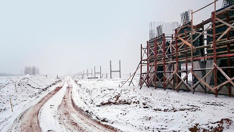 ЭкоТехноПарк SkyWay: общий вид смонтированной опалубки пилонов второго этажа
