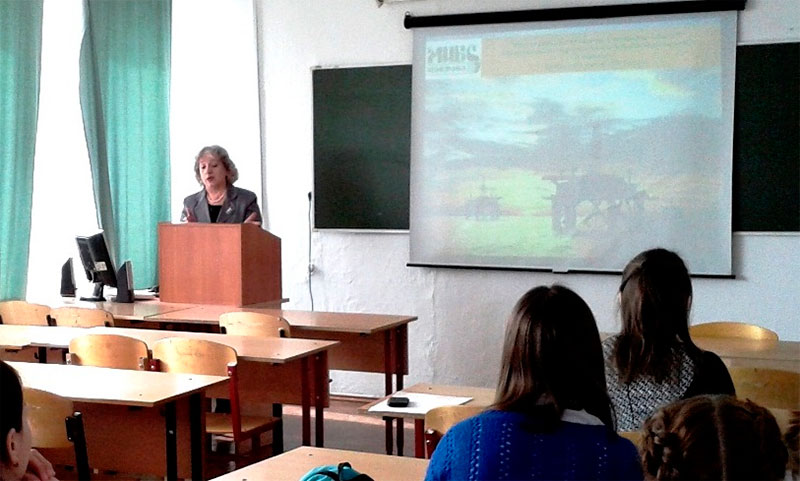 Завершила работу круглого стола, подведя итоги обсуждения докладов, и.о.зав. кафедрой Т.Ю. Хромова и поблагодарив студентов за участие в обсуждении