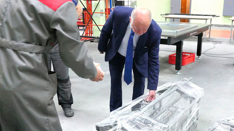 Анатолий Юницкий посетил помещения опытно-экспериментального производства Юнибус и строительную площадку ЭкоТехноПарка, где лично проконтролировал ход работ по всем направлениям и дал ряд распоряжений по оптимизации производственных процессов