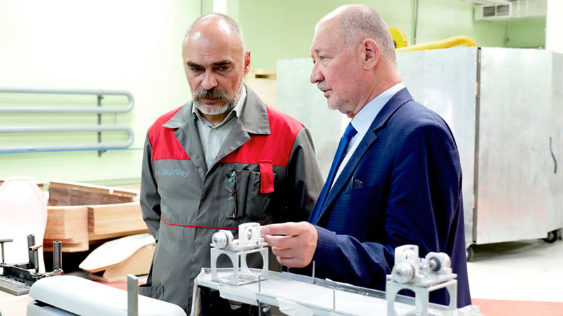 Анатолий Юницкий посетил помещения опытно-экспериментального производства Юнибус и строительную площадку ЭкоТехноПарка, где лично проконтролировал ход работ по всем направлениям и дал ряд распоряжений по оптимизации производственных процессов