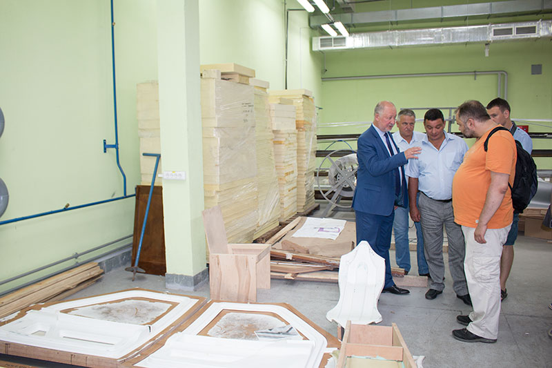 14:44 - Генеральный конструктор ЗАО Струнные технологии рассказывает представителям СМИ об аэродинамических преимуществах подвижного состава SkyWay: