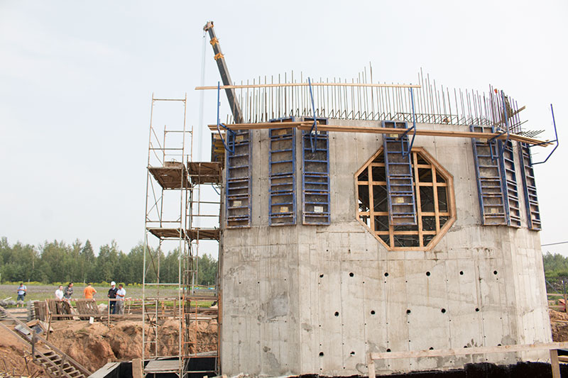 16:24 - Вторая анкерная опора высокоскоростной и пассажирской городской трасс