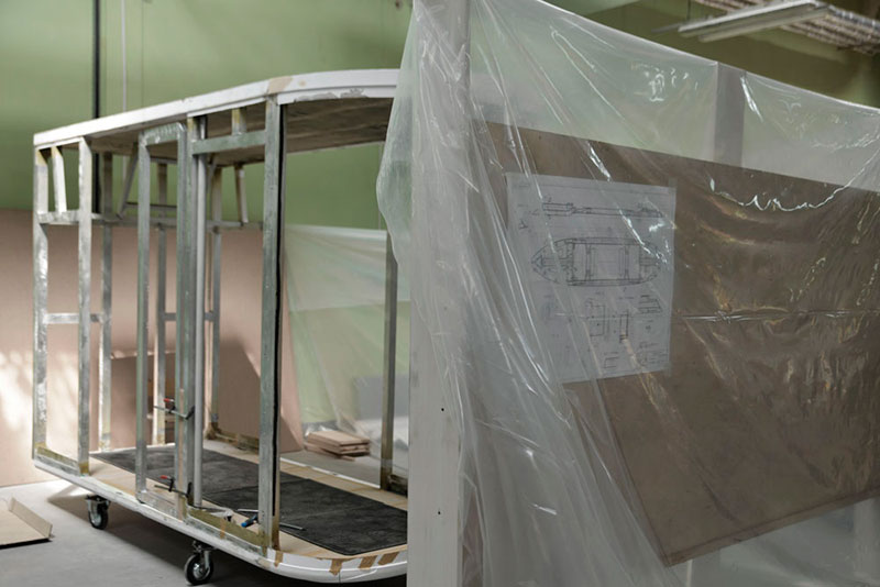 Анатолий Юницкий проконтролировал ход работ над созданием первых полномасштабных образцов подвижного состава SkyWay, которые готовятся к отправке на выставку InnoTrans 2016 в Берлине