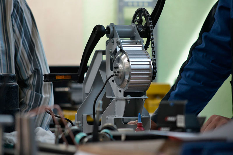 Анатолий Юницкий проконтролировал ход работ над созданием первых полномасштабных образцов подвижного состава SkyWay, которые готовятся к отправке на выставку InnoTrans 2016 в Берлине