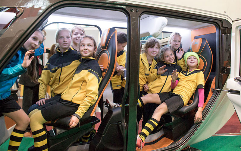 Анатолий Юницкий - подвижной состав SkyWay показан в Минске