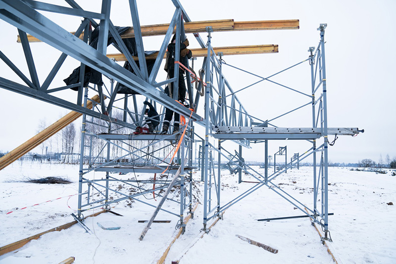 Грузовая трасса SkyWay: установка элементов разворотных колец