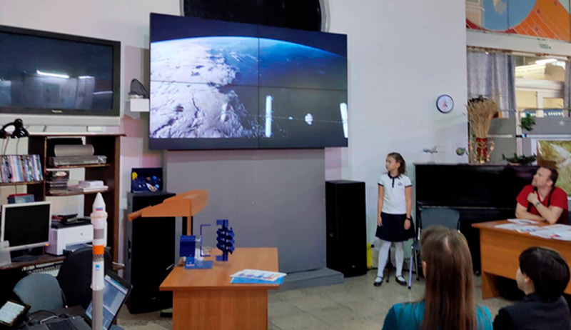 Космический вектор образования: юные астроинженеры интересуются вариантами индустриализации космоса